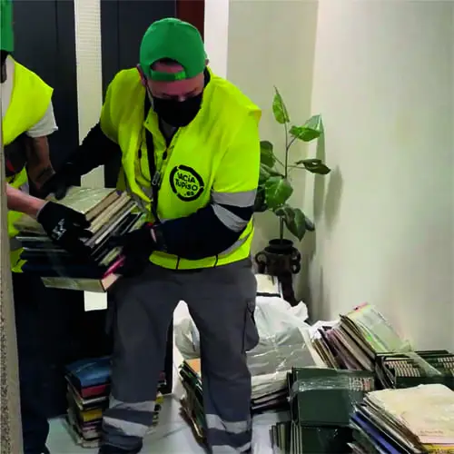 Recogida de enseres y cajas en Madrid